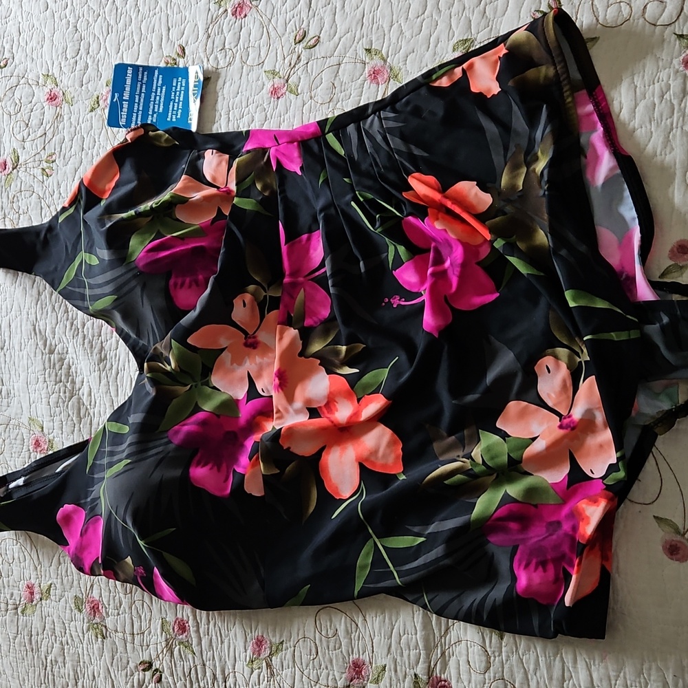 NWT Maxine’s 1 Pc Surplice Sheath Floral Swimsuit Sz 24